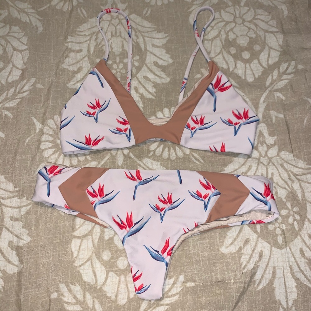〰️ SOLD 〰️Acacia Bikini